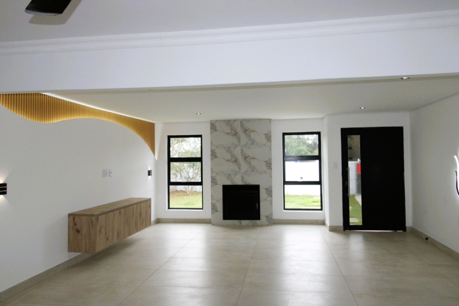 5 Bedroom Property for Sale in Gonubie North Eastern Cape
